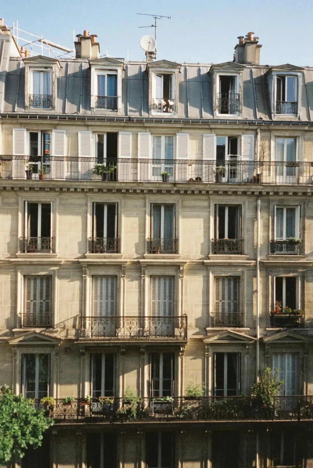 Façade d'un immeuble ancien en copropriété